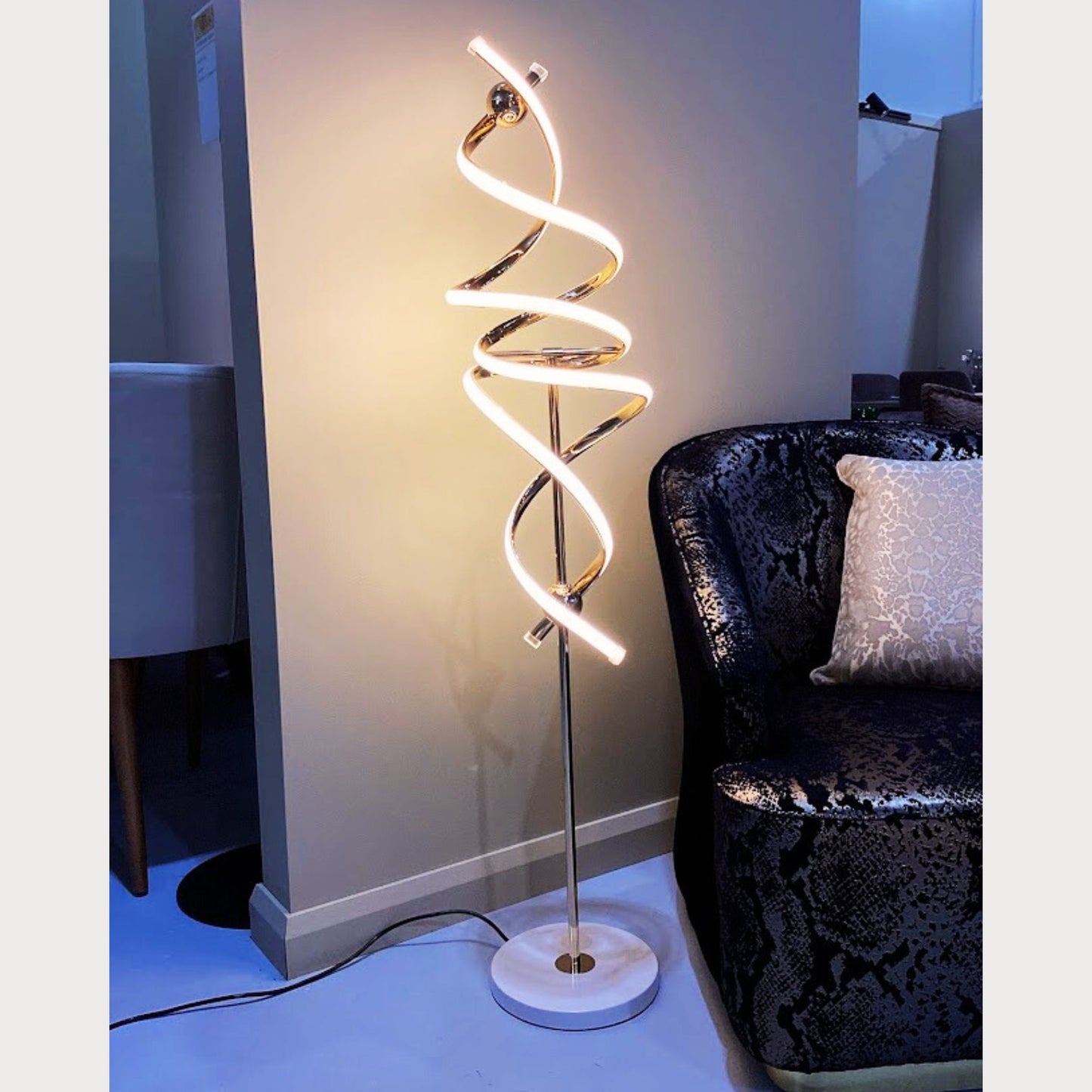 Elegant Glow Spiral LED Floor Lamp