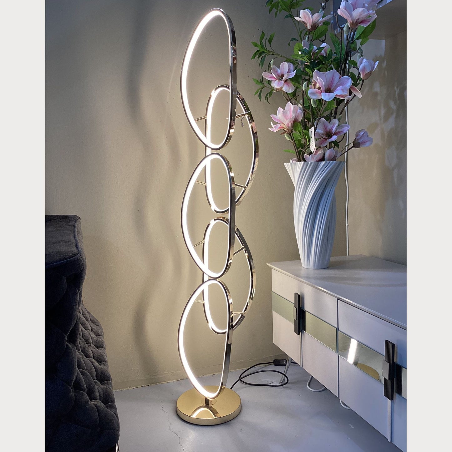 Modern Loop LED Floor Lamp